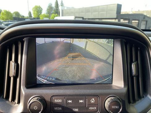 Used 2015 Chevrolet Colorado Z71 AWD/4WD image 25