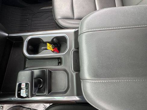 Used 2025 GMC Sierra 1500 SLT w/ SLT Premium Package image 26