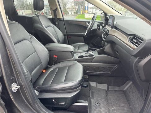 Used 2020 Ford Escape Titanium w/ Titanium Premium Package 2.0 image 7