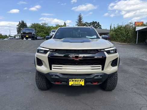 Certified 2023 Chevrolet Colorado ZR2 w/ ZR2 Convenience Package III AWD/4WD image 10