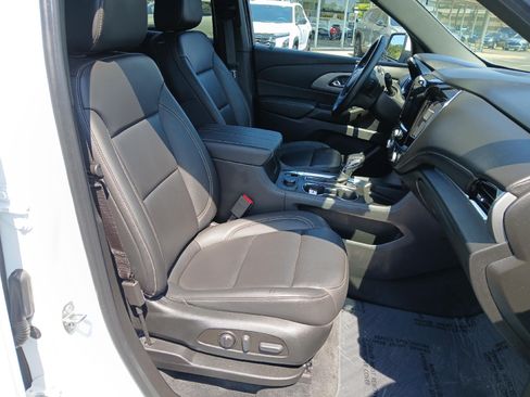 Used 2023 Chevrolet Traverse LT FWD image 22