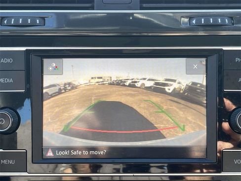 Used 2020 Volkswagen Golf 4-Door image 20