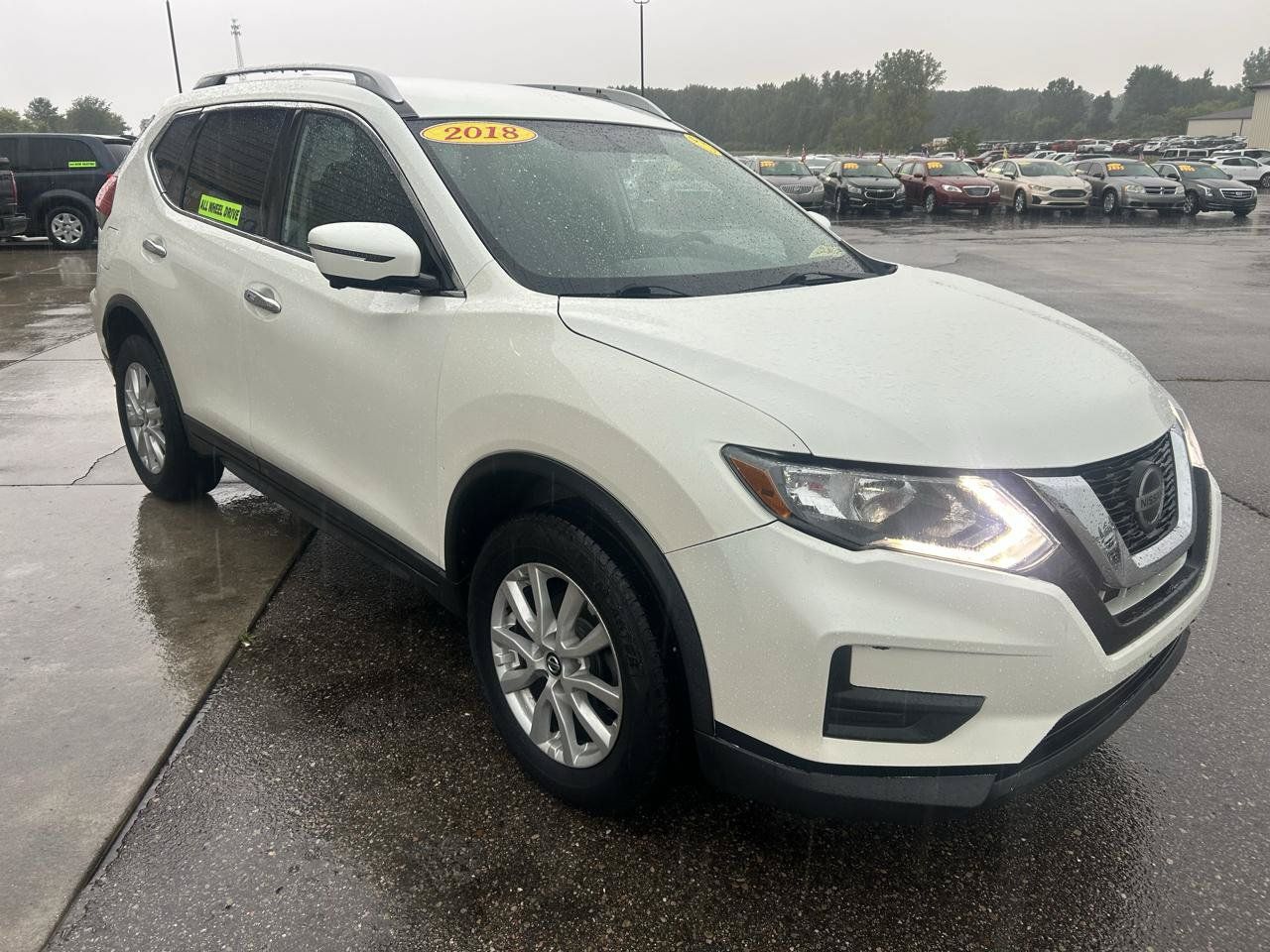 Used 2018 Nissan Rogue SV w/ Premium Package AWD/4WD image 3