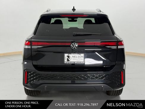 Used 2025 Volkswagen Tiguan SE R-Line AWD/4WD image 7
