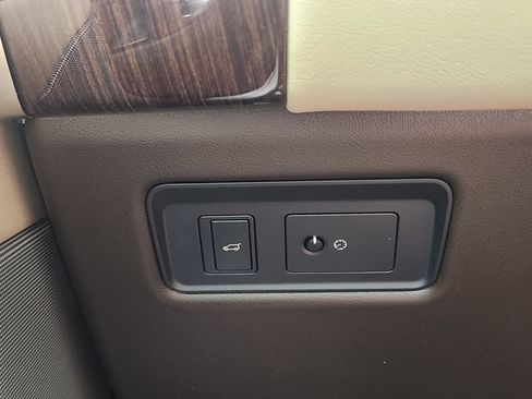 Used 2018 Land Rover Range Rover Sport HSE image 21