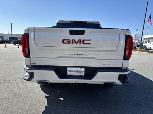 Used 2022 GMC Sierra 1500 Denali w/ Denali Reserve Package image 9