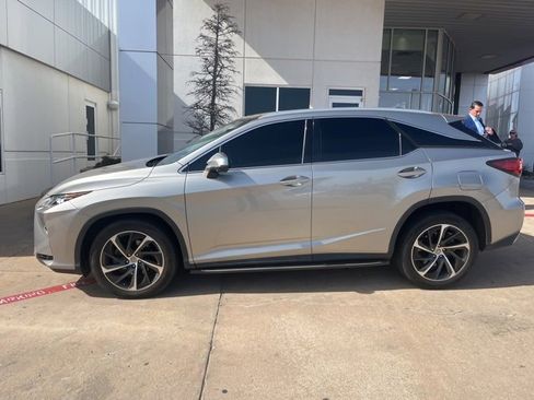Used 2017 Lexus RX 350 AWD w/ Luxury Package image 2