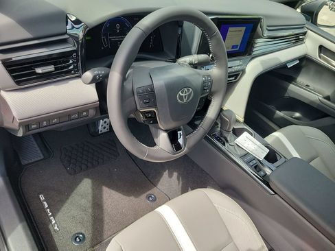 New 2026 Toyota Camry SE w/ Convenience Package FWD image 7