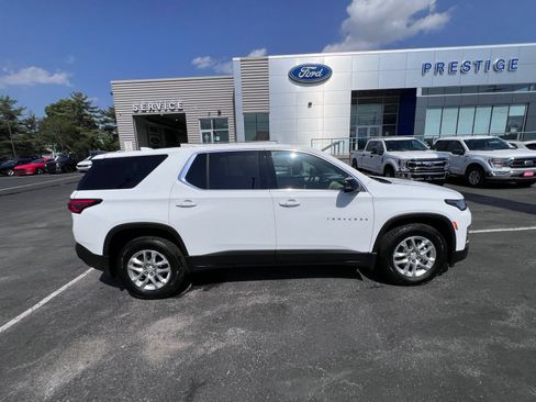 Used 2023 Chevrolet Traverse LS FWD image 12