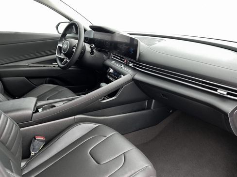 New 2025 Hyundai Elantra Limited image 15