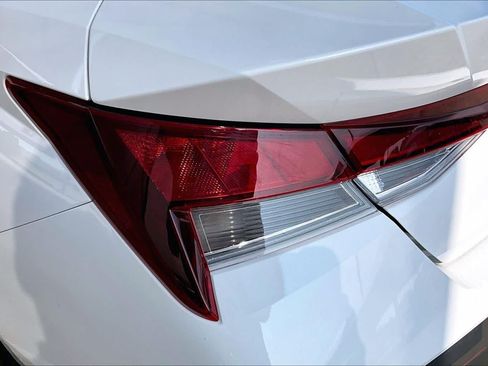 Used 2026 Hyundai Elantra SE FWD image 28