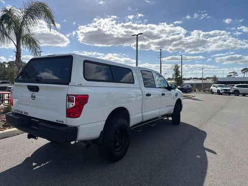 Used 2019 Nissan Titan S image 7