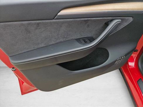 Used 2023 Tesla Model Y Long Range image 14