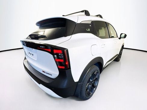 New 2026 Nissan Kicks SR w/ SR Premium Package image 5