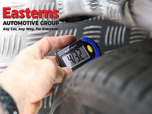 Used 2018 Tesla Model 3 Long Range image 22