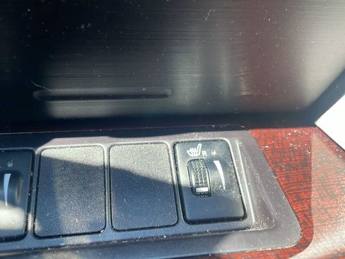 Used 2014 Toyota Camry XLE FWD image 19