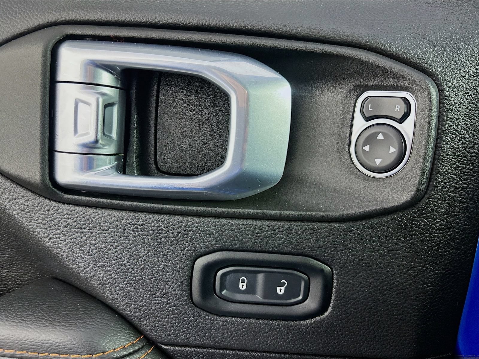 Used 2022 Jeep Gladiator Mojave w/ LED Lighting Group AWD/4WD image 18