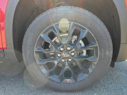 Used 2026 Chevrolet Traverse LT w/ Midnight/Sport Edition AWD/4WD image 9