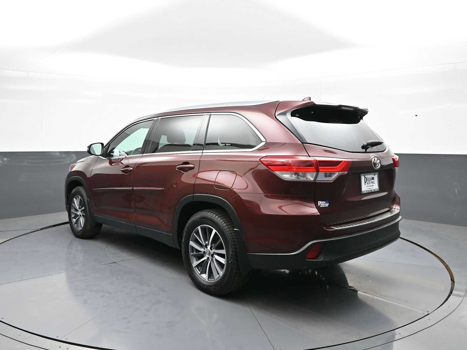 Used 2019 Toyota Highlander XLE w/ Protection Package #3 AWD/4WD image 7