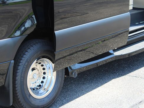 Used 2023 Mercedes-Benz Sprinter 3500 image 7