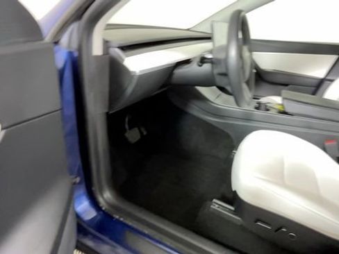 Used 2021 Tesla Model Y Long Range AWD/4WD image 23