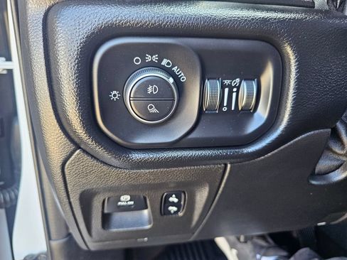 Used 2019 RAM 1500 Big Horn AWD/4WD image 34