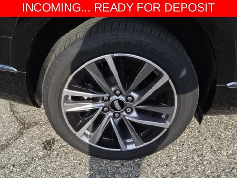 Used 2026 Cadillac Vistiq Premium Luxury w/ LPO, Floor Liner Package AWD/4WD image 19