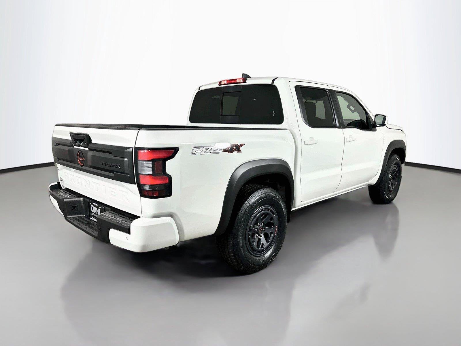 Used 2026 Nissan Frontier PRO-4X AWD/4WD image 13