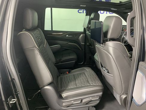 Used 2021 Cadillac Escalade ESV Sport Platinum AWD/4WD image 39