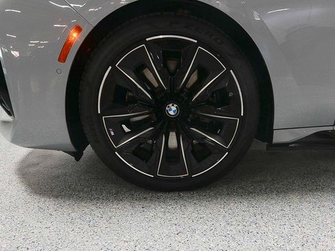 Certified 2025 BMW i7 eDrive50 w/ M Sport Package image 5