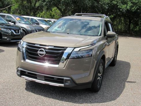Certified 2024 Nissan Pathfinder Platinum w/ Cargo Package FWD image 8