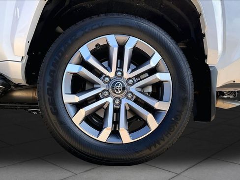 Used 2026 Toyota 4Runner Limited AWD/4WD image 11