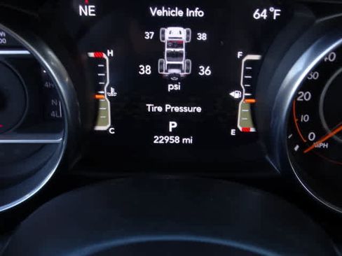 Used 2022 Jeep Wrangler Unlimited Sahara image 25