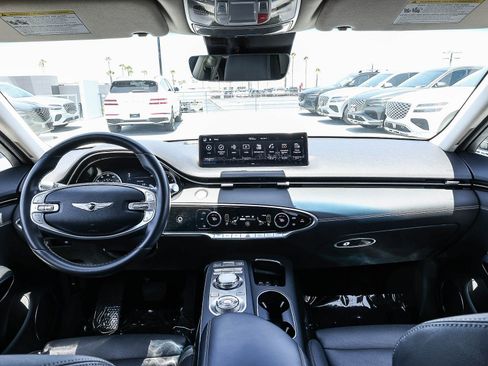 Used 2025 Genesis GV70 2.5T AWD/4WD image 13