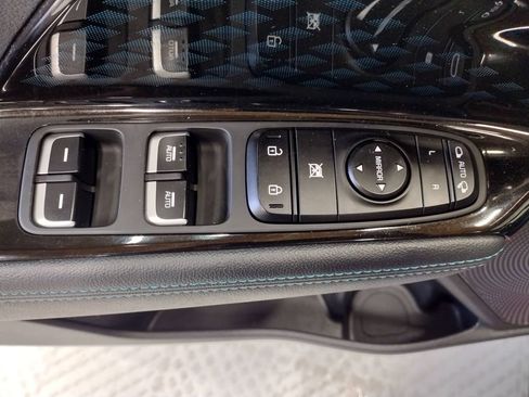 Used 2022 Kia Niro EX Premium image 19