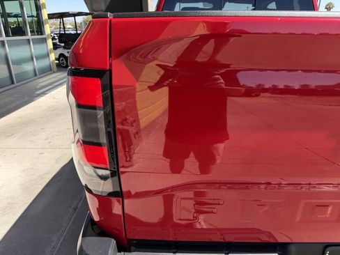 Used 2025 Nissan Frontier S AWD/4WD image 14