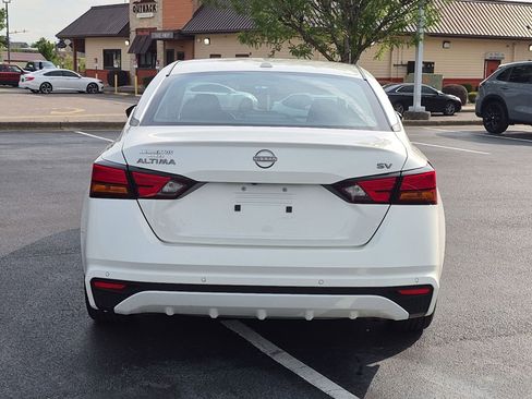 Used 2024 Nissan Altima 2.5 SV FWD image 4