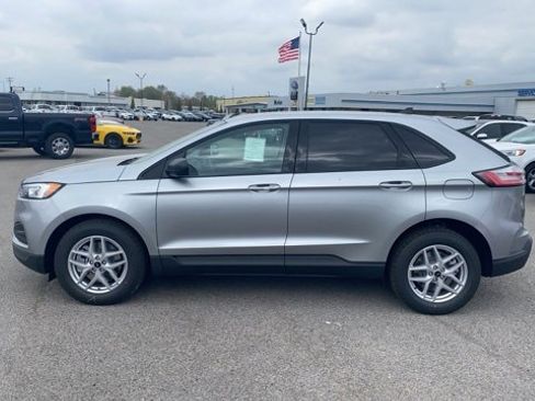 New 2024 Ford Edge SE image 3