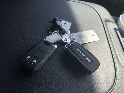 Used 2024 RAM 2500 Tradesman w/ Chrome Appearance Group image 40