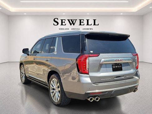 Used 2022 GMC Yukon Denali w/ Denali Premium Package AWD/4WD image 3