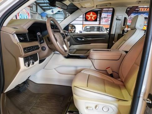 Used 2022 GMC Yukon XL Denali image 6