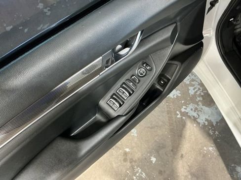 Used 2022 Honda Accord Sport image 12