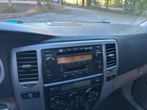 Used 2005 Toyota 4Runner Limited image 28