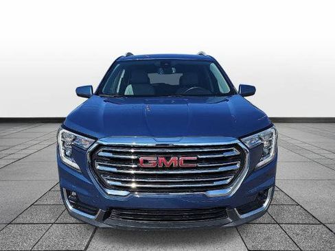 Used 2024 GMC Terrain SLT FWD image 2