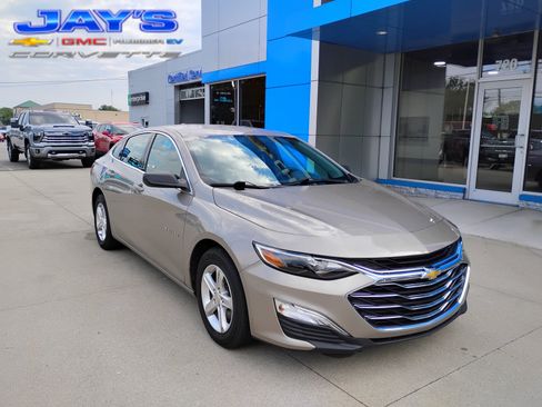 Used 2022 Chevrolet Malibu LS FWD image 1