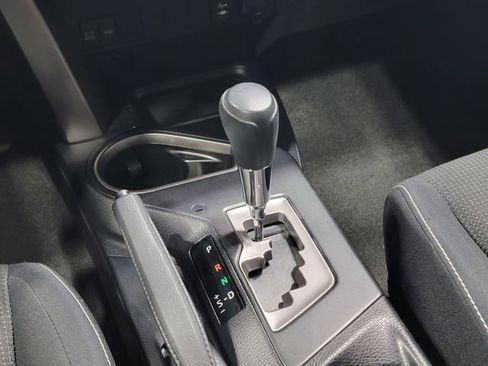 Used 2017 Toyota RAV4 XLE AWD/4WD image 22