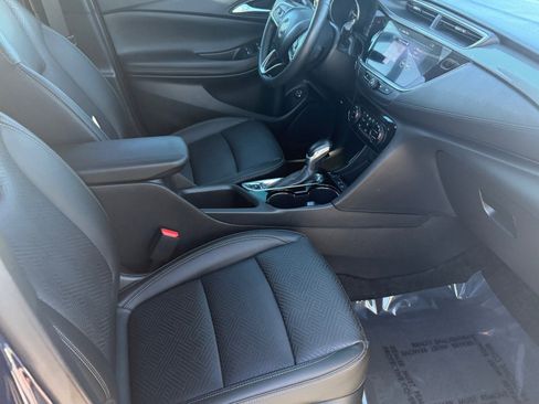 Used 2022 Buick Encore GX Essence image 10