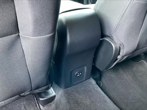 Used 2021 Ford Escape SE FWD image 33