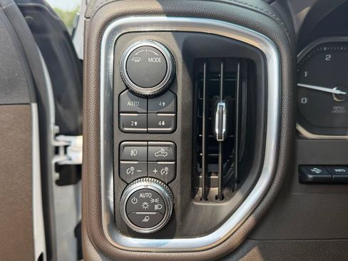 Used 2023 GMC Sierra 2500 Denali w/ Technology Package AWD/4WD image 29