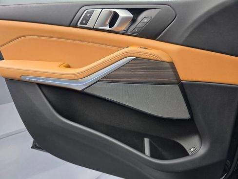 Used 2025 BMW X5 xDrive50e w/ M Sport Package image 25